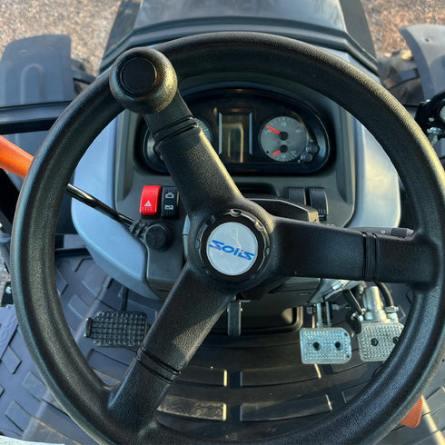 Tractor Solis S50 Panther limited edition black cu Cabina si AC, 50 CP, 4WD, motor 3 cilindri, cutie de viteze 12f+12s