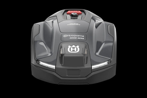 Husqvarna Automower® 405XE NERA cu tehnologie fără cablu de perimetru.