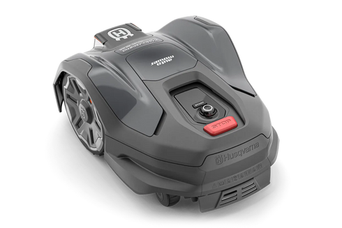 Husqvarna Automower® 405XE NERA cu tehnologie fără cablu de perimetru.