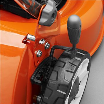 Masina De Tuns Gazon Husqvarna LC 137i - belgarden.ro 4