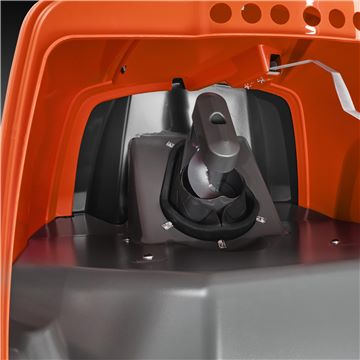 Tractor rider pentru tuns gazonul cu servodirectie Husqvarna RC 320Ts AWD, 3, belgarden.ro