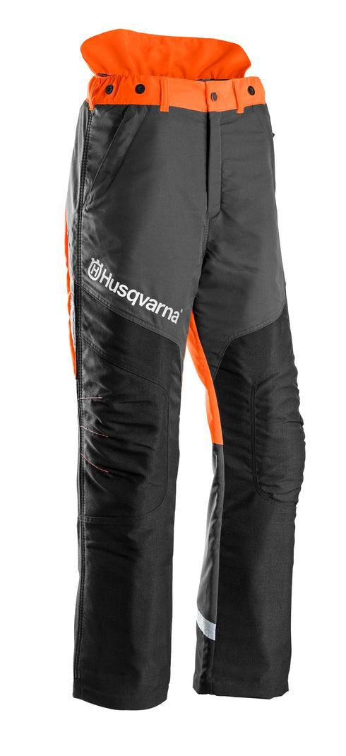 Echipamente protectie Husqvarna – Pantaloni protectie Husqvarna pentru lucrări forestiere ușoare cu protecție sporită împotriva ferăstrăului, Functional Class 2 - belgarden.ro